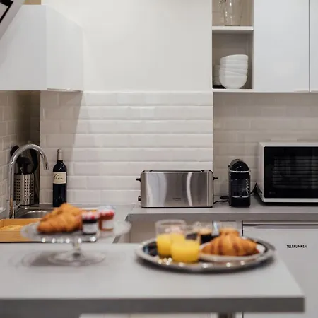 Le Chic - Comfortable 2br In The Heart Of Jean Medecin In Welkeys *